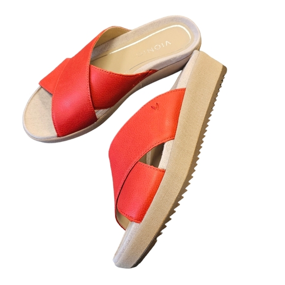 Vionic Hayden Cherry Red Leather Slip on Slide Sandal NEW Womens - Picture 1 of 8